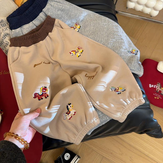 🐴马年2026🧨新款运动束脚加厚刺绣洋气卡通休闲舒适卫裤聚 商品图4