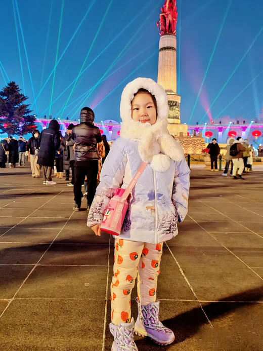 ⏰69.9秒❗️一脚踩进小火炉❗️【巴布豆儿童雪地靴】某宝同款售价150元❗️  ✅加厚毛绒内里，保暖又舒适  ✅高帮包裹脚踝，防水鞋面  ✅便携魔术贴设计，防滑鞋底  ⚠️尺码28-38码 商品图3