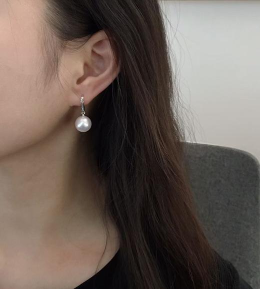 【私席真珠·新年盛宴】朱珠同款18k金镶钻澳白珍珠耳钩11-12mm 圆 商品图3