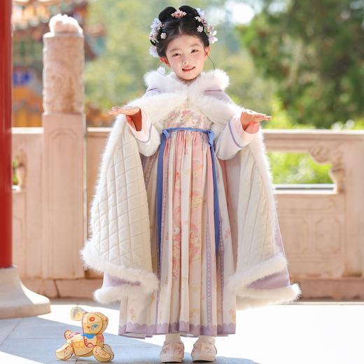 苏城纪【安澜】2025冬季新款中国风新中式拜年服：精致刺绣搭配紫色，清新淡雅的颜色冬日氛围感十足，仿佛冬日里的暖阳，温柔的包裹着孩子们的童真梦想 商品图2