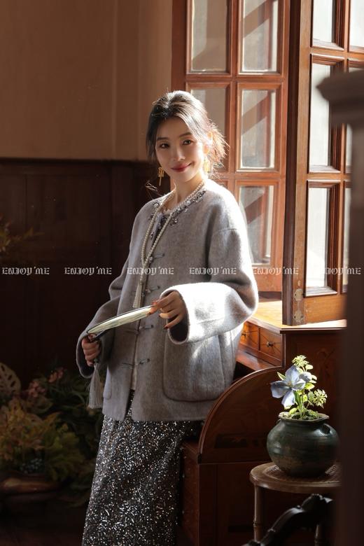 【门店同款】ENJOY冬季“烟火漫春”领口钉珠精致大衣 168897827 商品图13