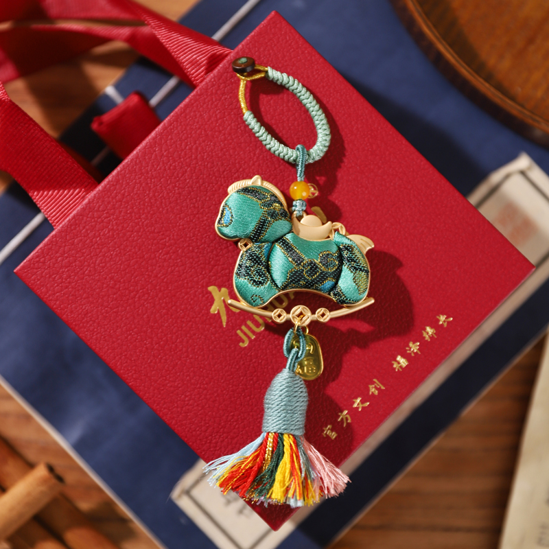 马年爆火！九华山祈福！九华山宋锦马上暴富挂件 甄选非遗宋锦 匠人手工裁片 四款纹样可选【3-5天工期】（xn）