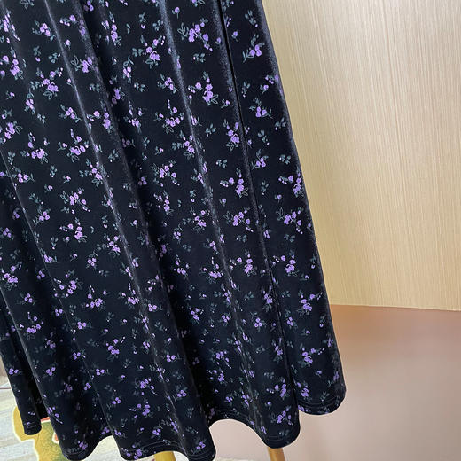 奢姿大码女装2025冬季蝴蝶结V领两件套胖妹妹减龄碎花设计套装9954991104AB 商品图3