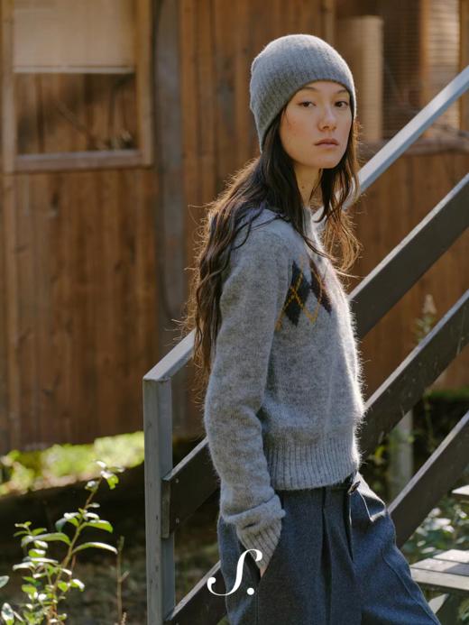 shyshystill/shy202510050/贵价羊驼毛菱形格双色精巧圆领毛衣 商品图4