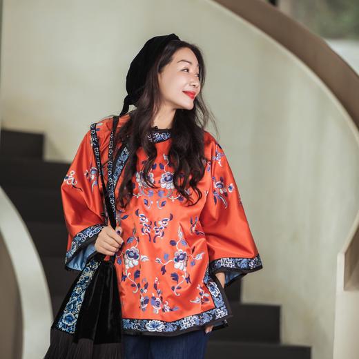 【林栖设计小店】【现货】拍行古董复现|丝棉缎绣花砖红色中式宽松氅衣1961100 商品图0