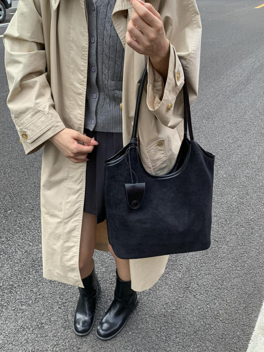 ✨复古磨砂托特包，背出高级感～【极简托特包1066 】💖最近通勤背这只复古磨砂托特包，真的超有感觉，日常装电脑、钱包、水杯完全没问题，容量刚刚好 商品图4