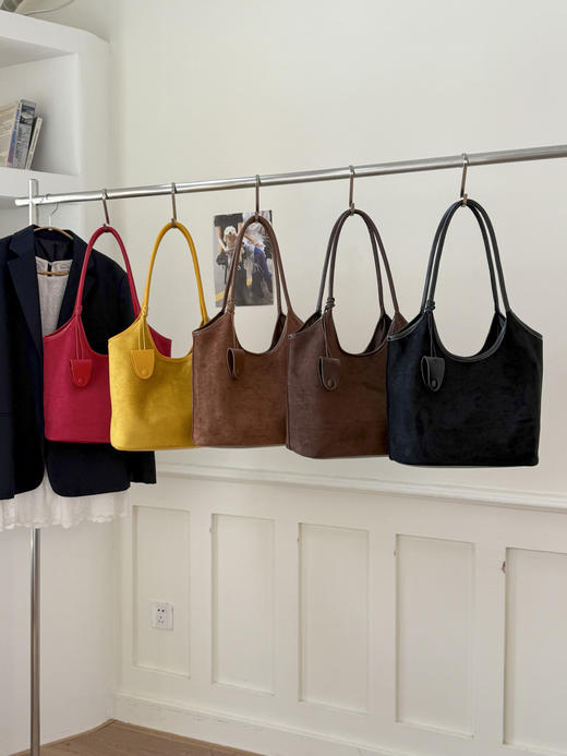 ✨复古磨砂托特包，背出高级感～【极简托特包1066 】💖最近通勤背这只复古磨砂托特包，真的超有感觉，日常装电脑、钱包、水杯完全没问题，容量刚刚好 商品图0