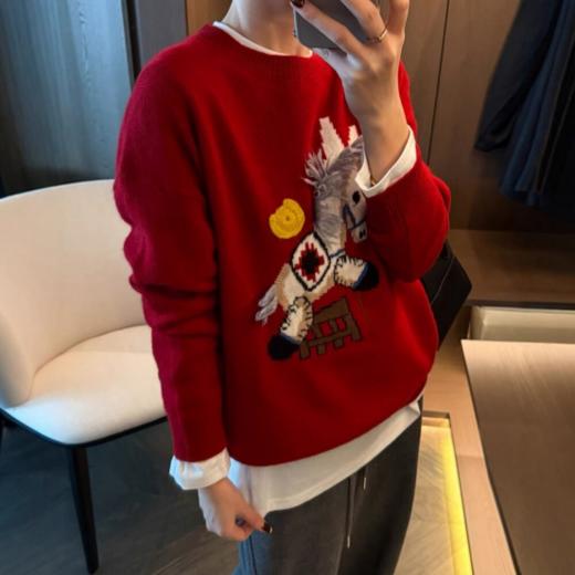 🥰【元气小马重工刺绣新年款羊毛衫92119】✅  宽松的版型设计不挑人穿~既能包容腰腹赘肉又不会显得臃中拖沓✅  一眼爱上的重工毛衣针织衫！ 马到成功，马年必备！ 商品图2