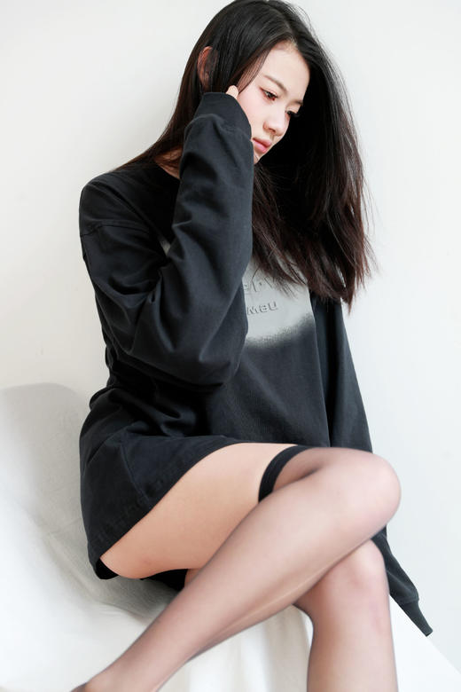 反光涂层字母tee，浮雕大印花工艺。水洗做旧宽松圆领长袖E010668 商品图0