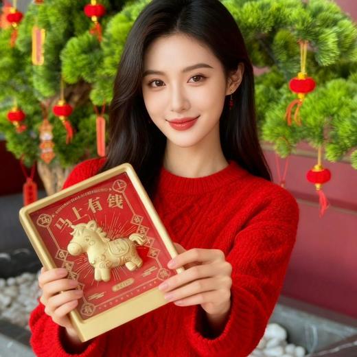 【表面含金 质感细腻 中国金楼品牌】999足金马年 马上有钱&八方来财 迎财神摆件（专柜礼盒礼袋） 商品图4