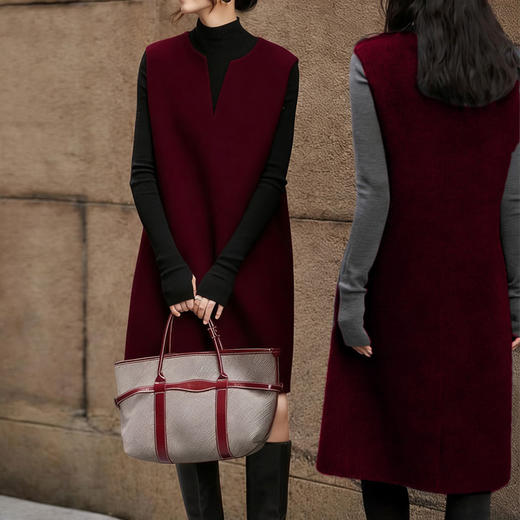 （小眠专属）V领毛呢背心裙 | 年度显白神器老钱风叠穿，优雅与温暖此时相融 保暖防寒的同时营 造层次变【3-7天发货】 商品图5