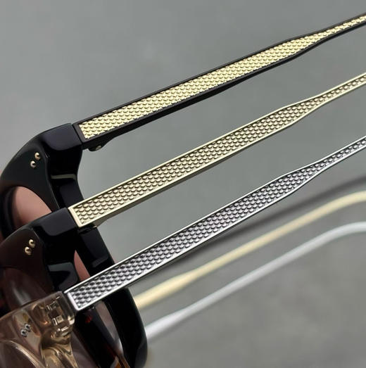 琳达法罗超轻纯钛眼镜框 商品图3