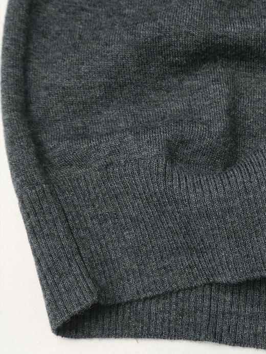 花灰色假两件 V 领针织衫 半高领撞色拼接修身显瘦长袖打底衫 秋冬通勤温柔气质内搭上衣 商品图4