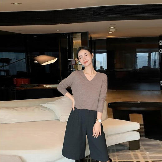 【V领】百搭微宽松套头针织打底衫 商品图3