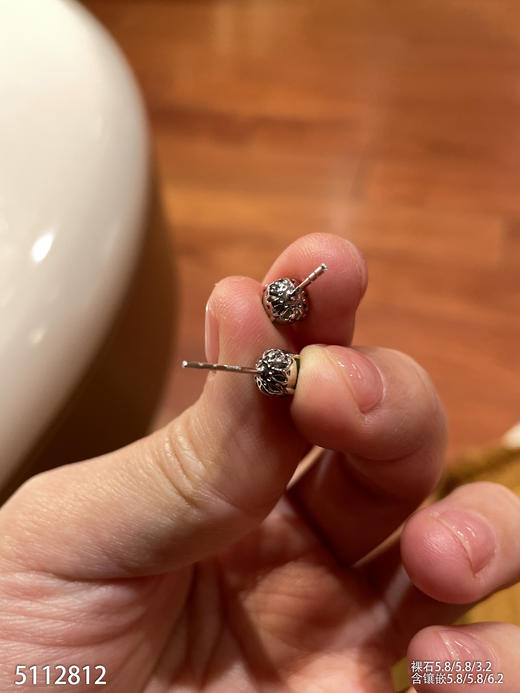5112812，蛋面耳钉。具体价格微信咨询 商品图2