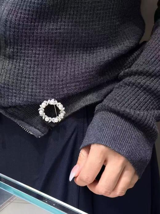 【私席真珠·新年盛宴】皎洁明亮白月光
925银胸针 [色][色]
5-6mmakoya海水珍珠
圆 商品图2