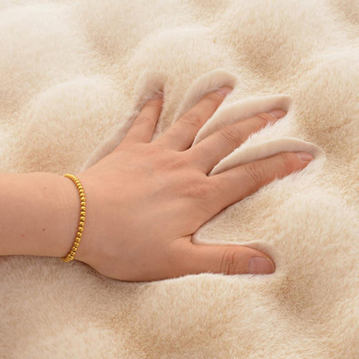 29.9/2个！PP上的小火炉🔥【三浦植造仿兔绒坐垫】冷板凳秒变暖宝宝！秋冬久坐党必入‼️  ☁️仿兔绒面料，蓬松柔软 ☁️保暖舒适，久坐不怕累 ☁️防滑黑科技，稳固不移位  商品图6