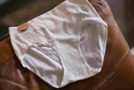 猫太推荐—猫太推荐---7A级A类原棉内裤 裸感无痕内裤 全棉抗菌高腰（4条入） 商品图0