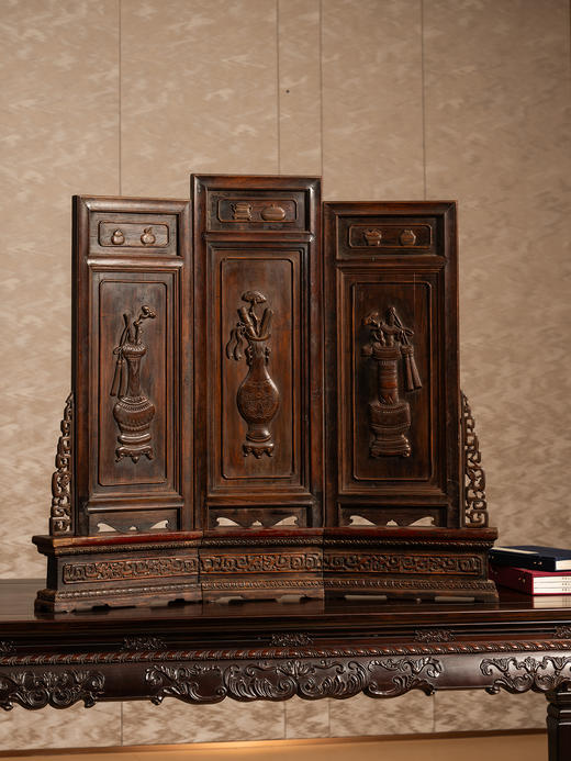 清中期	黄花梨嵌黄杨博古图三扇座屏 商品图0