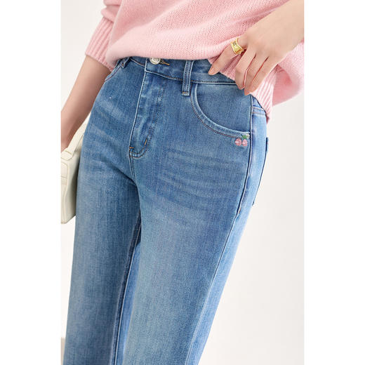 「高货wl」全新升级【铂金会员275/天猫369/差价94】(00903)洛诗琳气质四面弹超模裤2026春季新款樱桃刺绣微喇牛仔裤 商品图0