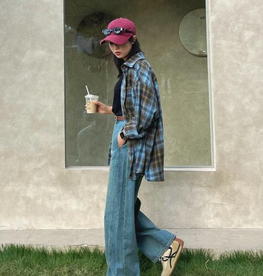 老米优品🎈3-5天。清新又复古！《蓝色调格纹oversize长袖衬衫》宽松落肩剪裁，不挑肩宽身形，显瘦效果一绝。CY260105A 商品图0