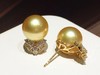 【私席真珠·新年盛宴】
18K金镶钻金珍珠耳针， 11-12mm珠，圆，孤品 商品缩略图0