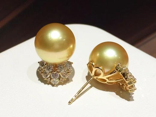 【私席真珠·新年盛宴】
18K金镶钻金珍珠耳针， 11-12mm珠，圆，孤品 商品图0