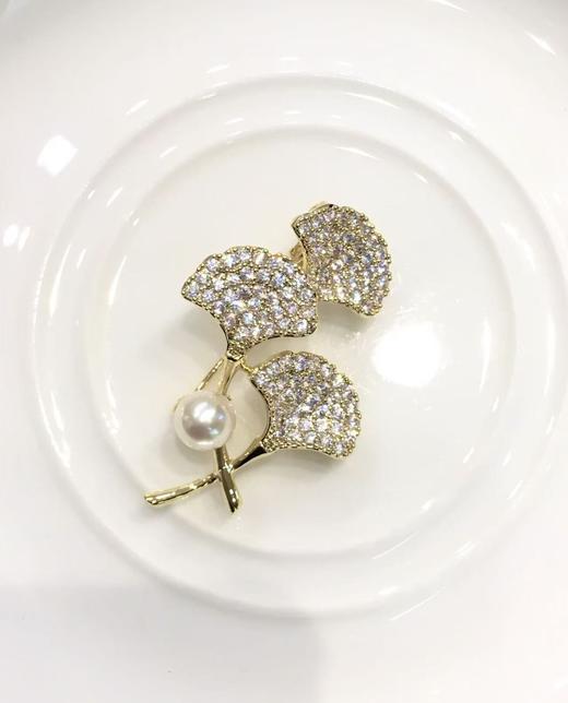 【私席真珠·新年盛宴】AKOYA胸针 合金镶嵌锆石7-8mm 近圆 商品图1