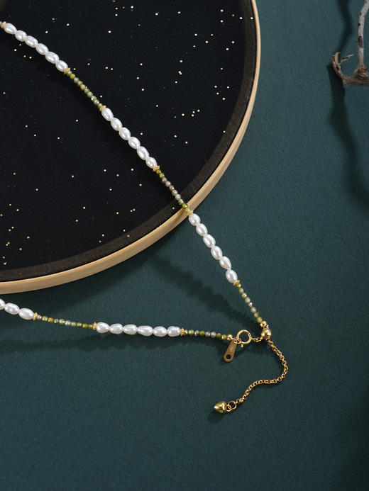 子佩集【芳华璀璨】银S925珍珠惜王妃项链【SGN0895001】3*5小巴洛克珠9*14mm方块绿镀金2601 商品图5