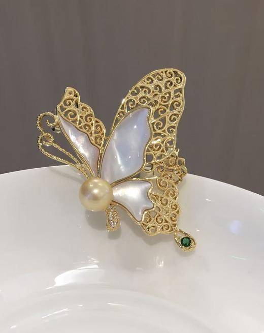 【私席真珠·新年盛宴】南洋金珍珠胸针 合金镶嵌母贝锆石 8-9mm 圆 商品图0