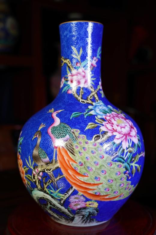 宝石蓝花开富贵天球瓶 商品图0