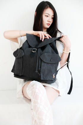 复古丹宁双肩包，小标刺绣工艺。大容量可调节肩带帆布包E010688