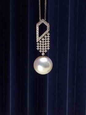 【私席真珠·新年盛宴】18K金镶钻白珍珠吊坠，13-14mm，圆（孤品）