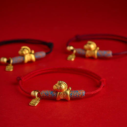 【马到成功❗️福运相随】2026年马年新年本命年红绳马上有钱福牌手链生肖马沙金保色手工编织。jc 商品图1