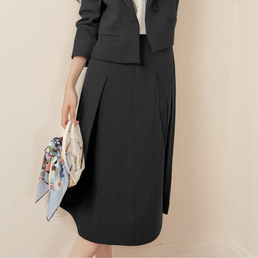 【商场同款】诗凡黎立体压褶半身裙25秋新款显瘦裙子女3G8341421 商品图3