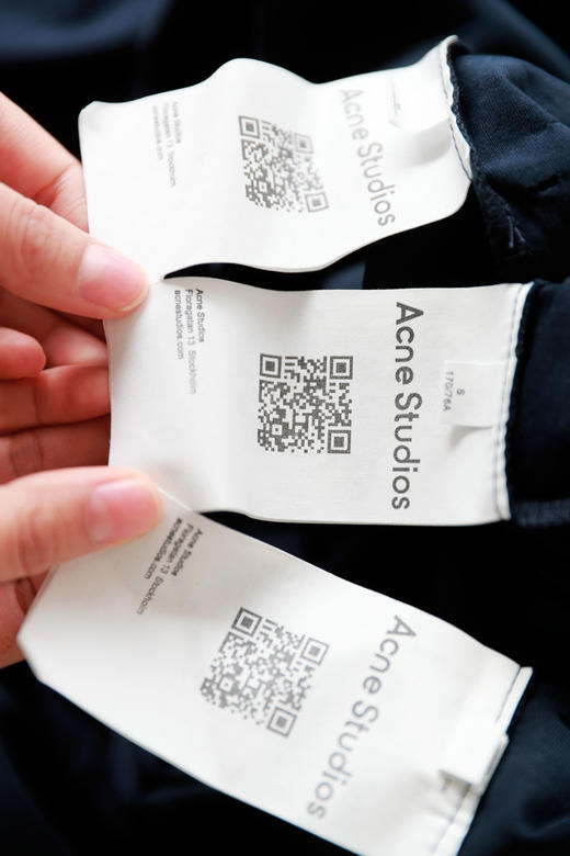 假两件长袖tee，胸口字母印花。复古做旧破洞水洗圆领上衣E010658 商品图3