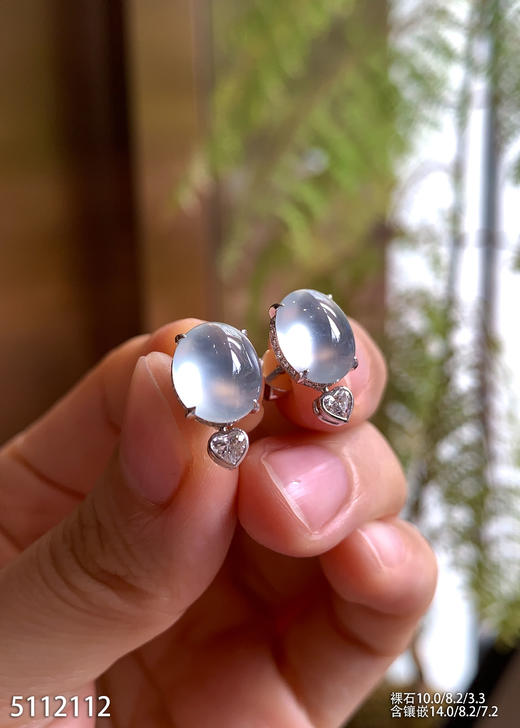 5112112，蛋面耳钉。具体价格微信咨询 商品图1