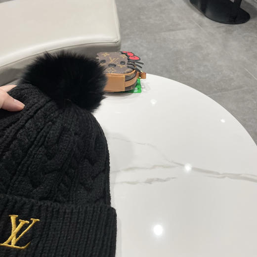 秋冬特惠💰180 LV针织帽，经典麻花编织设计 商品图5