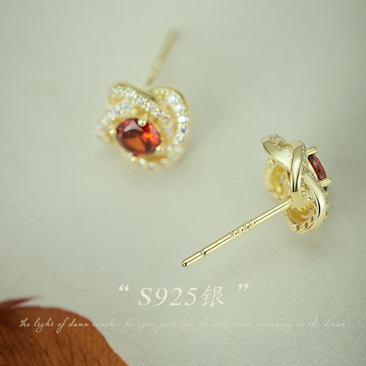 Oflye潮流饰品 S925银红色锆石镶钻耳钉女高级耳饰新款新年轻奢耳环 商品图3