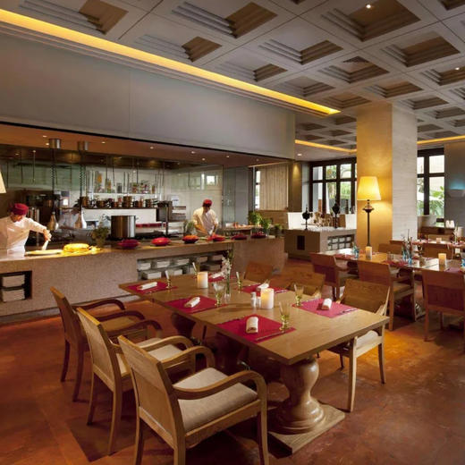 2晚/3晚/5晚【三亚海棠湾万达嘉华度假酒店】各种美食套餐满足不同味蕾！超多亲子活动，海棠湾带娃首选！更有穿梭巴士、专业旅拍服务，享受美好家庭时光~ 商品图3