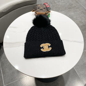 秋冬特惠💰180 香奈儿针织帽，菠萝纹理设计，金色双C标志点缀