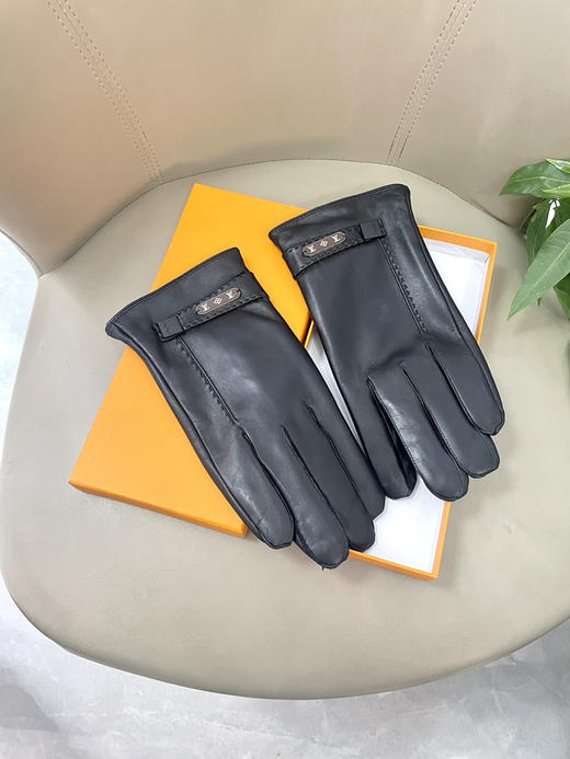 秋冬特惠💰230 LV新款触屏手套 男士手套 高档羊皮手套 商品图1