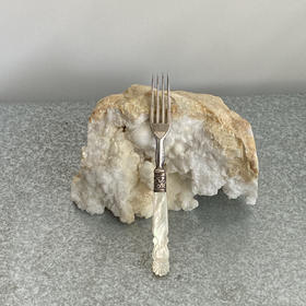 欧洲雕花贝母古董餐叉 圈口纯银➕叉子镀银 X1444