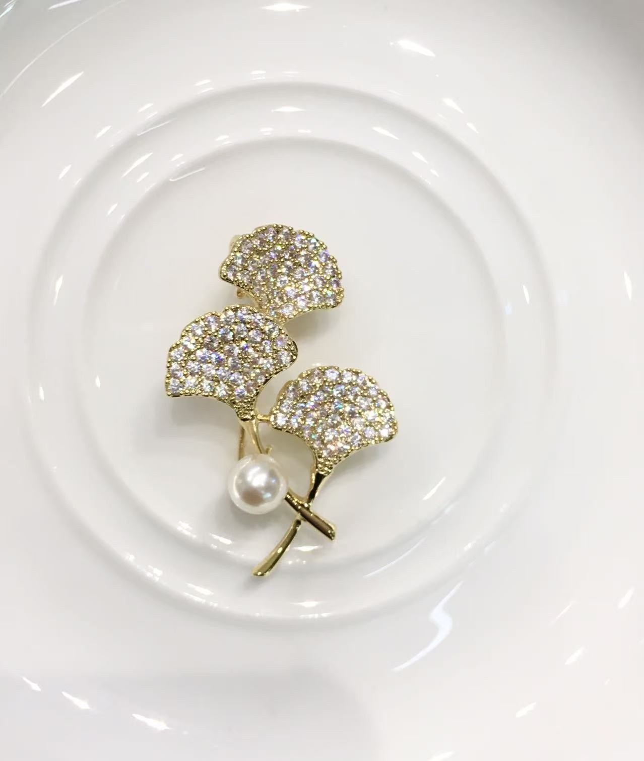 【私席真珠·新年盛宴】AKOYA胸针 合金镶嵌锆石7-8mm 近圆