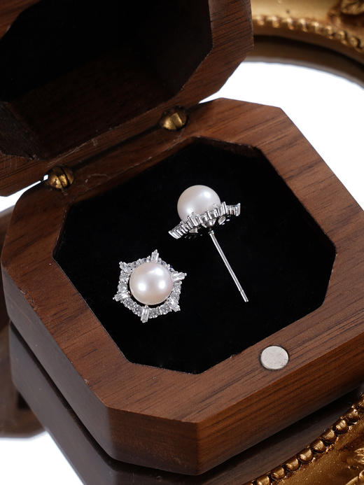 子佩集【雪霁缪斯】银S925珍珠惜王妃耳钉【XXED003】6mm珠双色六角2601 商品图7