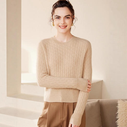 「高货rig」全新升级【铂金会员514/天猫689/差价175】(11152)洛诗琳气质保暖羊绒上衣2026新款圆领宽松扭花针织毛衣女 商品图1