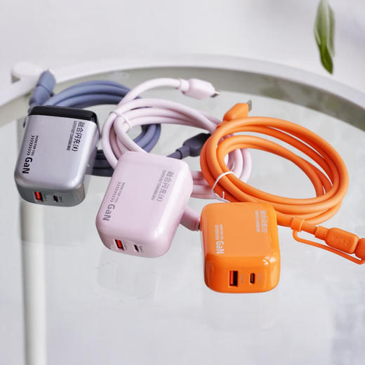 瑞士AURARO小团圆Mini快充低温快充充电器 双接口苹果安卓都可用 告别安全隐患自动断电 第六代半导体芯片 商品图2