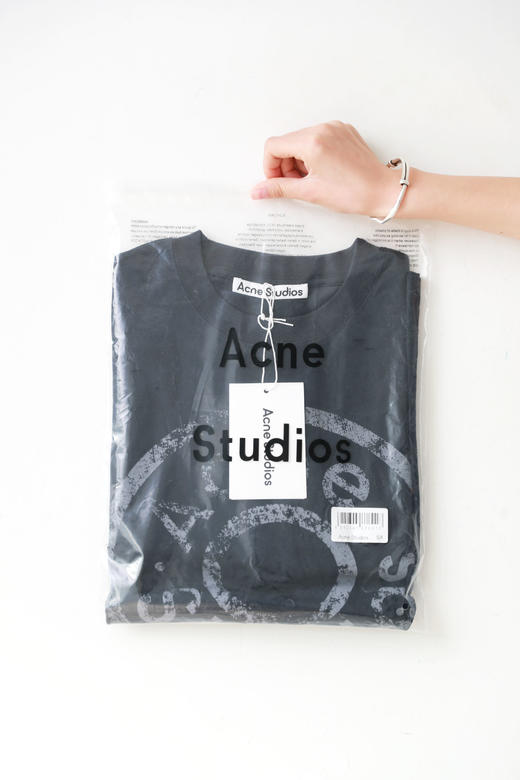 假两件长袖tee，胸口字母印花。复古做旧破洞水洗圆领上衣E010658 商品图11