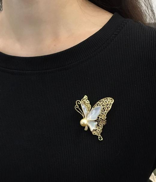 【私席真珠·新年盛宴】南洋金珍珠胸针 合金镶嵌母贝锆石 8-9mm 圆 商品图4