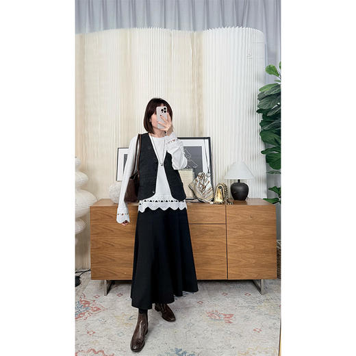 阳光味道 白色抓绒长袖T恤 拼接精致刺绣花边 超软糯的面料触感 一年可穿三季 商品图0